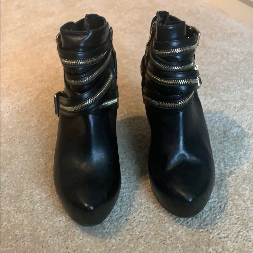 Black BCBG ankle boots